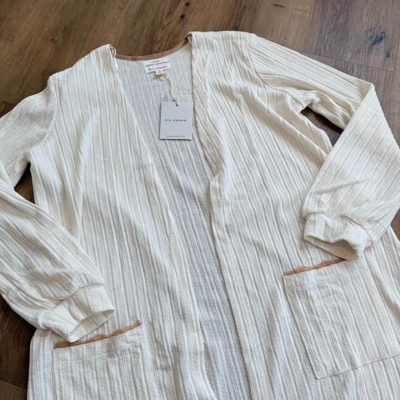 NWT BLU PEPPER Cream Ribbed Open Front Cardigan with Lace Trim Pockets Medium - Picture 2 of 7